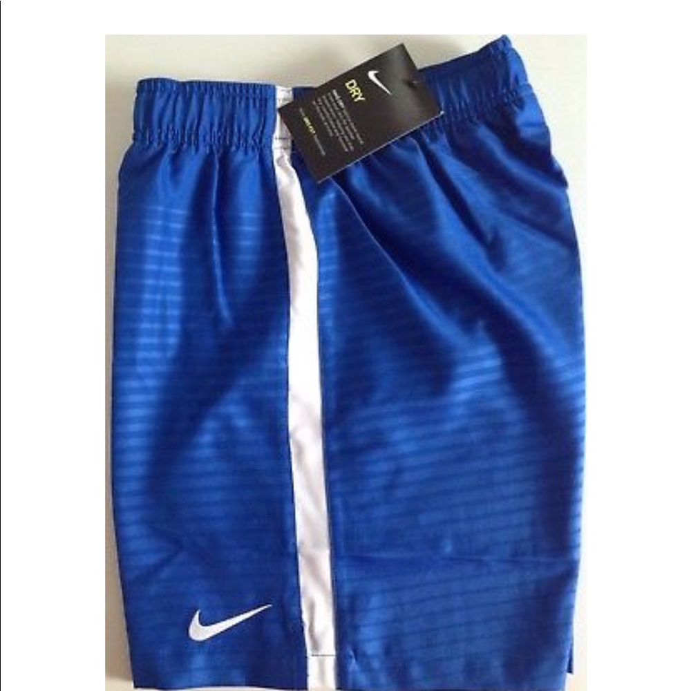 Nike women’s soccer shorts royal blue Sz med NWT